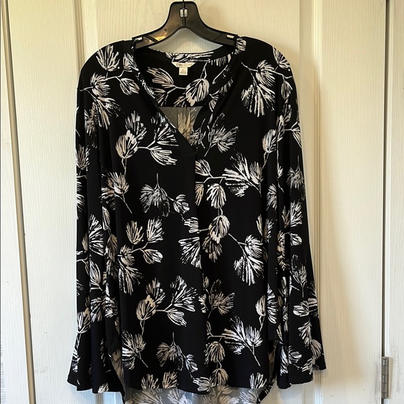 Cato Tops - 🌻3/$15 Cato Ladies Bell Long Sleeve Top-L